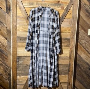 NWOT TORRID Ling duster size 0/(12)  in white-black-yellow plaid